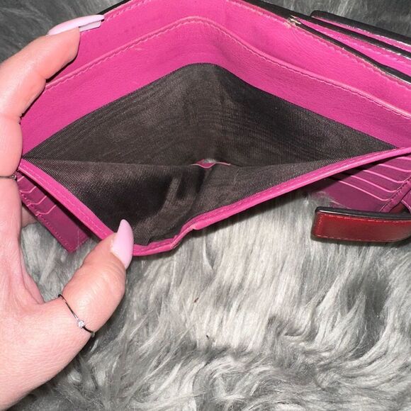 Used Gucci GG bifold wallet. - Picture 6 of 8